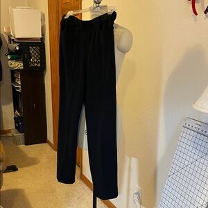 Chic Women's Black Straight Leg Pants